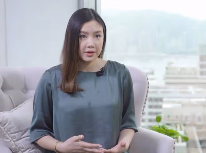 黎明前妻一家出國度假,沙灘曬日光浴,到酒吧狂歡,生活太滋潤