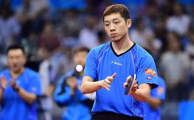 鄧亞萍一家豪宅內為愛子慶生!16歲兒子身材魁梧,長相成熟似許昕