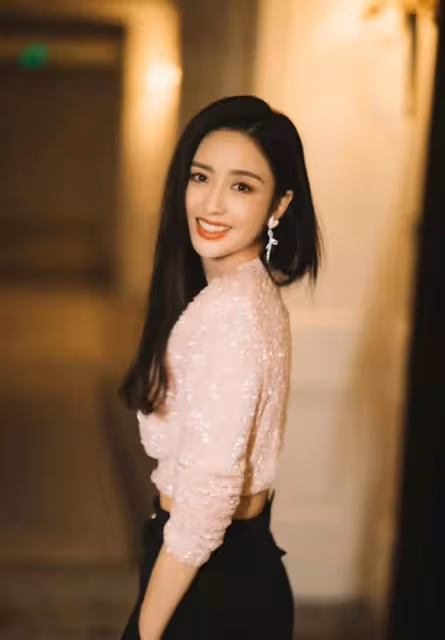 賢妻良母，到性感辣媽，她的身上多了一個標籤