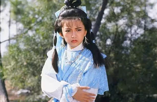 人美命不美！曾華倩與梁朝偉「相戀6年無果」絕交好友劉嘉玲　嫁入豪門離婚收場「獨自撫養兒」55歲仍單身