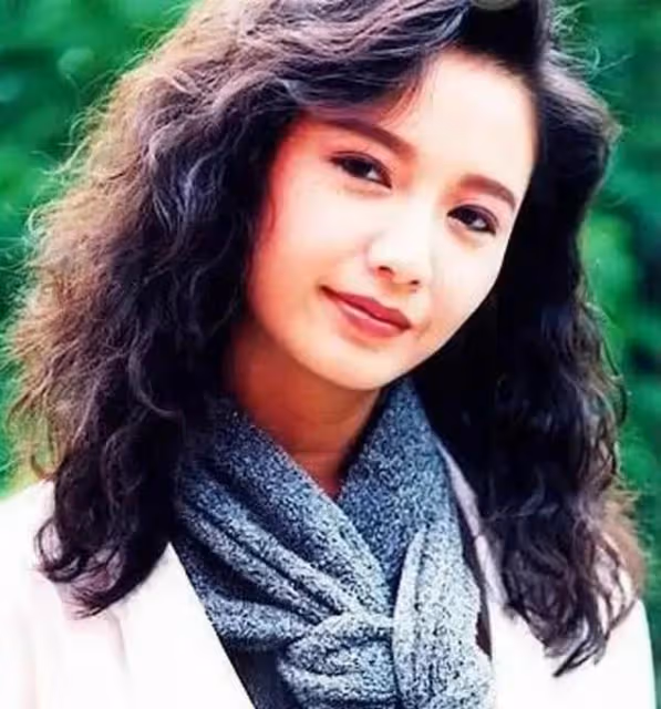 人美命不美!曾華倩與梁朝偉「相戀6年無果」絕交好友劉嘉玲 嫁入豪門離婚收場「獨自撫養兒」55歲仍單身