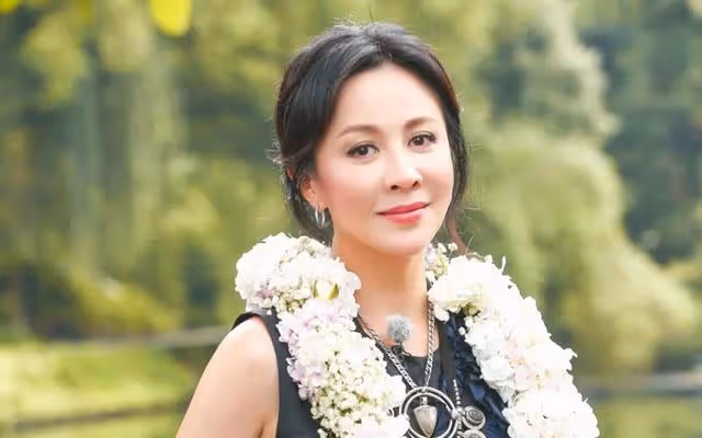 人美命不美!曾華倩與梁朝偉「相戀6年無果」絕交好友劉嘉玲 嫁入豪門離婚收場「獨自撫養兒」55歲仍單身