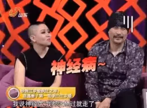 26年前一見鍾情!徐錦江「向過路女兵求婚」被罵神經病 半年後第3次見面「結為夫妻」愛情故事如小説