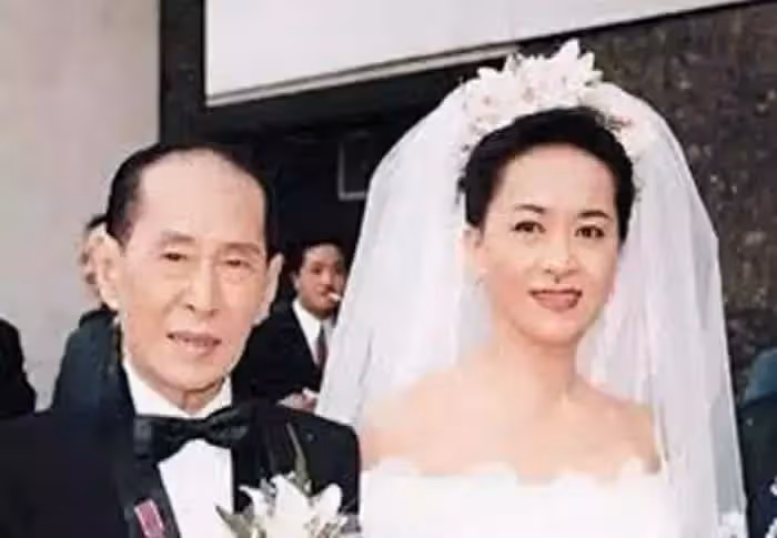 47歲的她當了30年第三者終於嫁入豪門,丈夫卻下遺囑:只給一塊錢