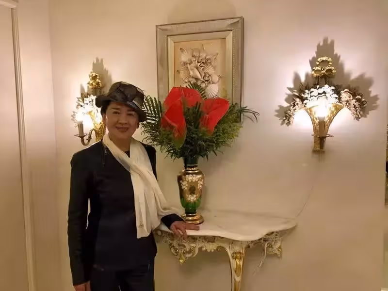 47歲的她當了30年第三者終於嫁入豪門,丈夫卻下遺囑:只給一塊錢