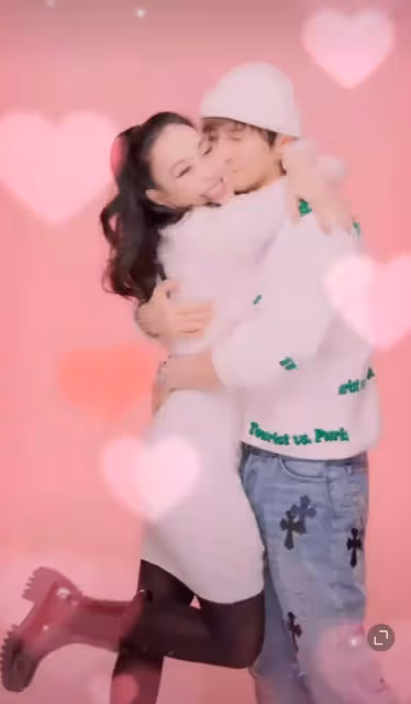 明星聚會照曝光!杜淳鐘麗緹一家人都在,程莉莎站c位不見郭曉東