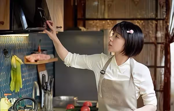 一個35歲女人的復仇之路:得知小三是我最好的閨蜜後,我不離了