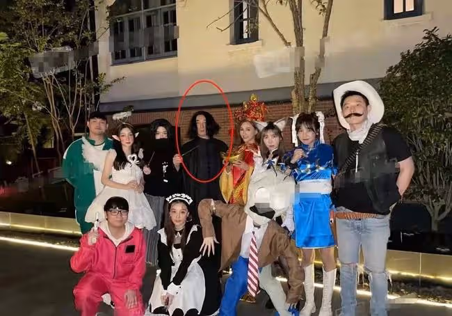 王思聰戴眼鏡露面，頻頻玩樂被疑無心事業，王健林還稱其不願接班