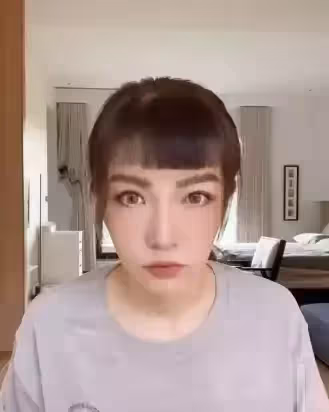 當媽後依舊美！46歲謝金燕「突鬆口我戀愛了」消失1個月「臉上又有大變動」連自己也認不出：這誰呀