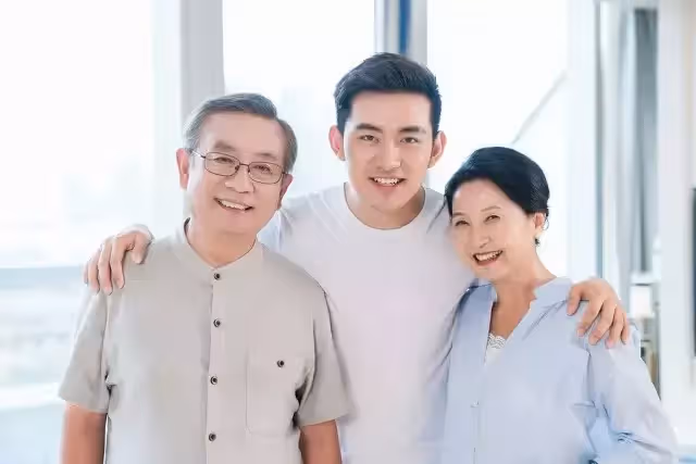 82歲老人沒房沒錢沒退休金！但5個孩子爭著養　只因他「做對3件事」網友紛紛稱讚