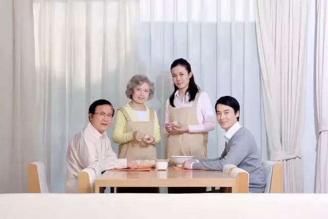 82歲老人沒房沒錢沒退休金！但5個孩子爭著養　只因他「做對3件事」網友紛紛稱讚