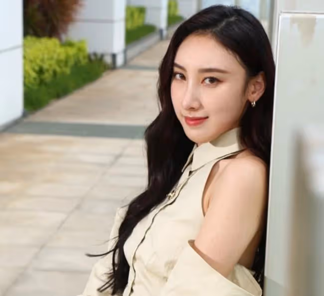 28歲女星與富二代分手，結束3年情！自曝曾精神出軌，感到很愧疚