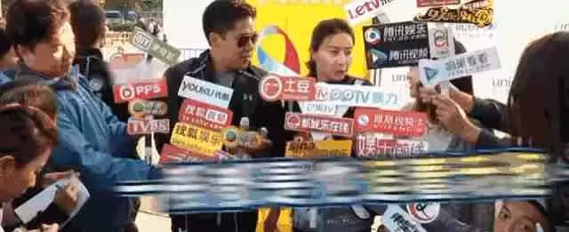 郭晶晶下雨天接老公下班,霍啟剛「接下來的舉動」惹網友怒贊:這才是真豪門!