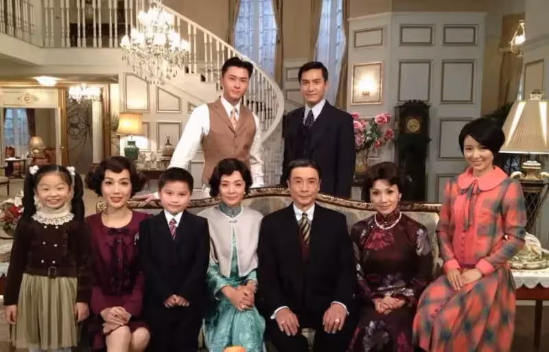 71歲劉松仁近照曝光,面容消瘦精神飽滿,中風復健良好行動已自如,無兒無女小20歲嬌妻不離不棄:有種愛情叫相濡以沫