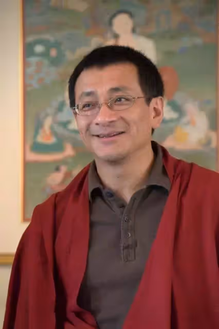 阿雅的老公是轉世活佛,因學習佛法相識,夫妻二人孩子都已經6歲,「柏拉圖」式婚姻每年僅見面3、4次