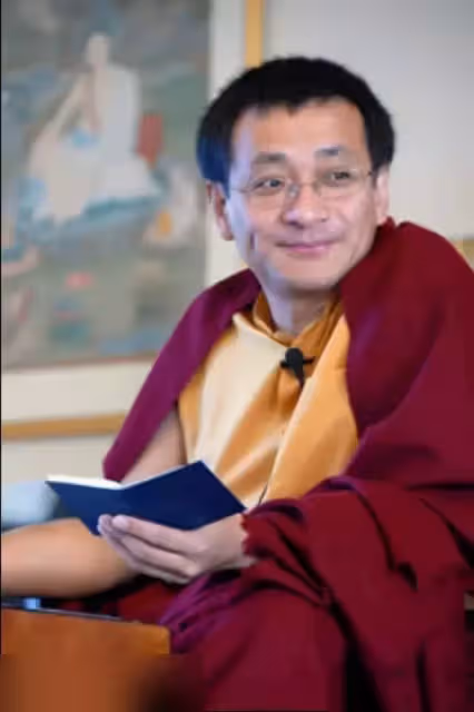 阿雅的老公是轉世活佛,因學習佛法相識,夫妻二人孩子都已經6歲,「柏拉圖」式婚姻每年僅見面3、4次