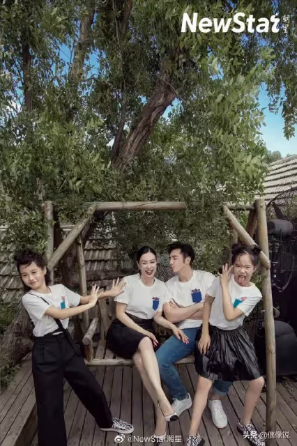 鍾麗緹一家4口拍大片! 「母女三人顏值高」 9歲考拉甜美像媽,二女兒超模臉出眾
