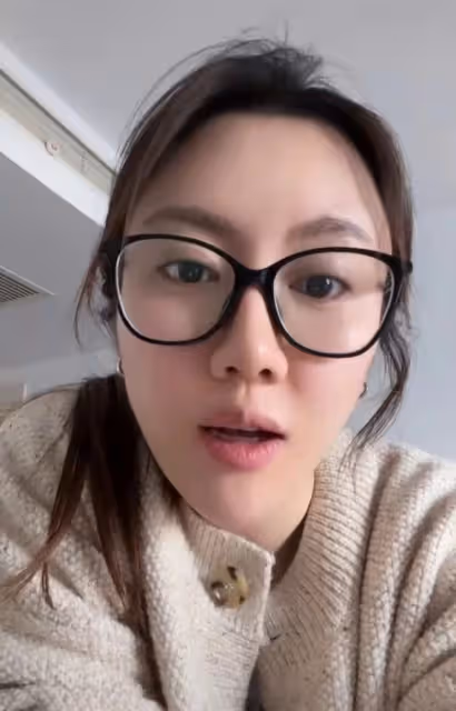 宋丹丹38歲兒媳即將生產!挺巨肚素顏顯嫩,自曝記憶力下降睡眠差