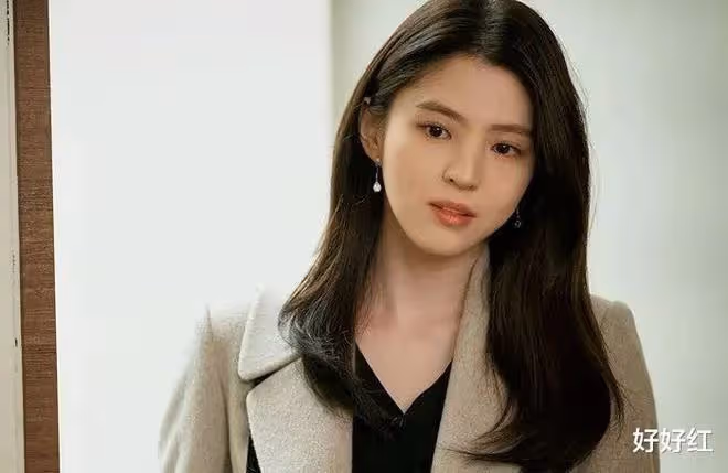 韓國著名女演員陷入詐騙爭議,網友不僅不罵她還表示心疼,為什麼?