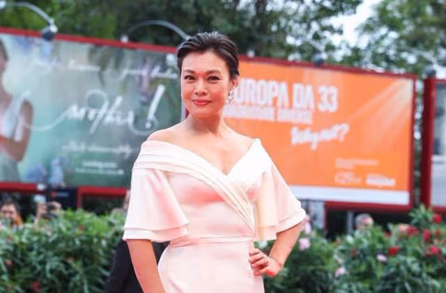 張藝謀都沒有追到的女人，嫁給外國富豪，如今生活非常的幸福
