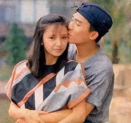 與梁朝偉初戀6年!閃嫁富豪丈夫「卻遭婆婆嫌棄」 結婚6年後「被請出家門」 獨自撫養兒子