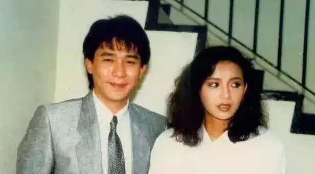 與梁朝偉初戀6年!閃嫁富豪丈夫「卻遭婆婆嫌棄」 結婚6年後「被請出家門」 獨自撫養兒子