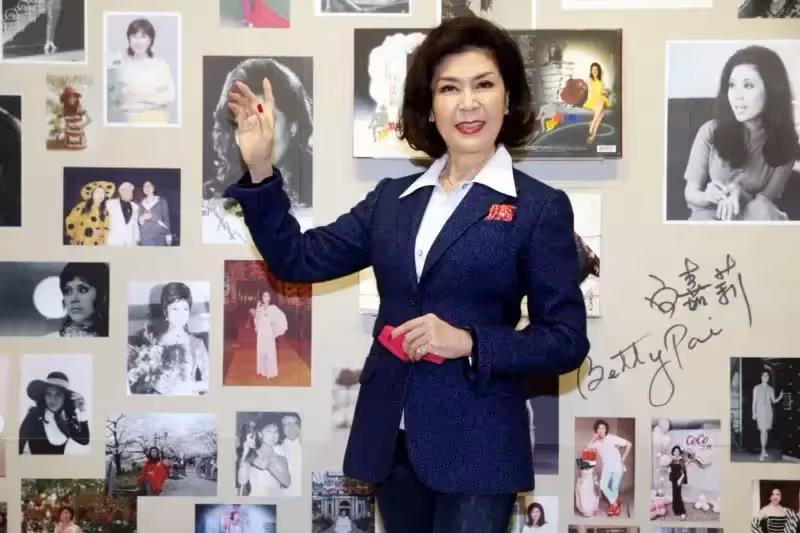 「最美主持人」魅力不變!73歲白嘉莉「新身份曝光」粉絲秒捐千萬:只為挺偶像 生日願望「不為自己許」