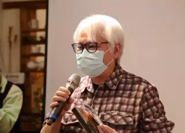 臺灣「爺孫戀」近況曝光!66歲李坤城「否認」病重,相戀九年恩愛如初,但無生子規劃
