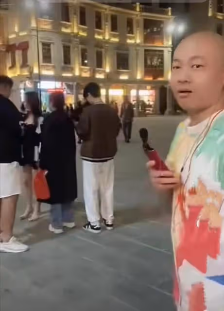 千萬網紅馬曉偉汕頭首次直播遭攻擊驚動警察