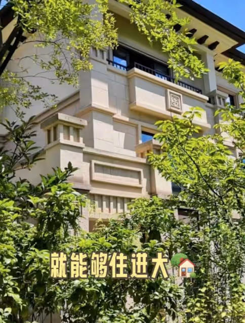 31歲女演員自曝北漂13年失敗,因租房太貴高達40萬,曾保送北大