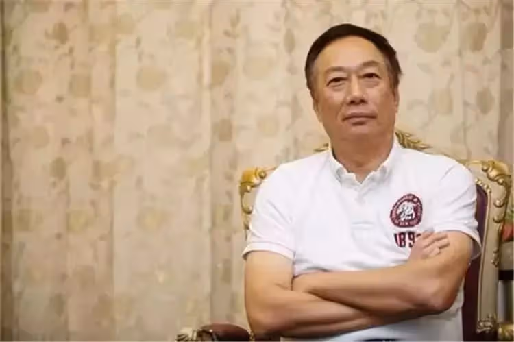 郭台銘百坪豪宅，「價值百萬元老虎雙面繡曝光」住330㎡別墅，裝潢十分簡樸，網友：太接地氣了！