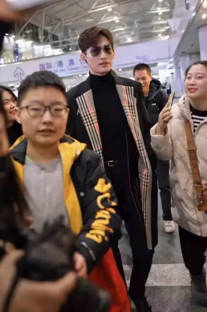 張翰穿搭|每一套都超有魅力,簡直是一個行走的衣架子,太帥了