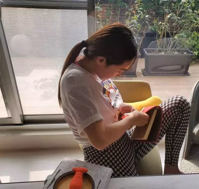 蔡依林歸隱田園,超狂豪宅曝光「天臺變私家菜園」自己種菜吃,內部花園美如畫,超愜意近況讓人好羨慕