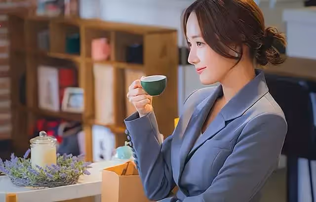 「嫂子,我明天就搬走,你回來和我哥好好過」「住著吧,你倆過」