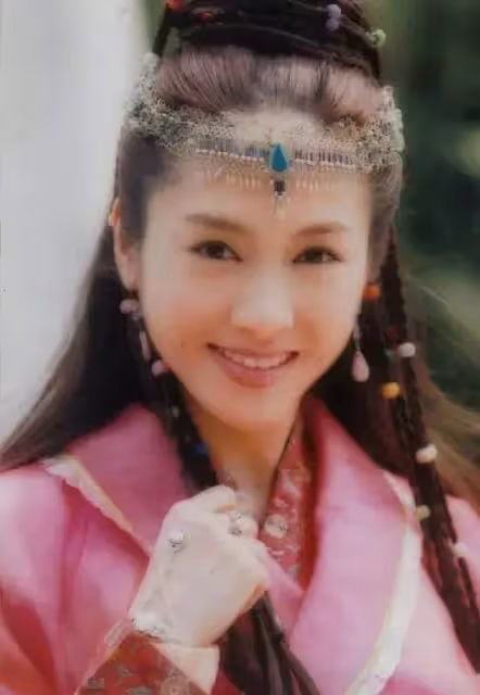 當黎姿遇上張敏,兩版趙敏在爭妍鬥麗中,你認為誰能夠勝出?