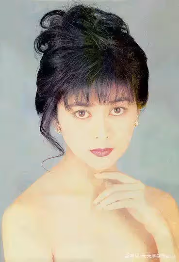 關之琳當年的眼睛有多美?她瞟一眼過來,是男人都會自作多情起來,美得驚心動魄