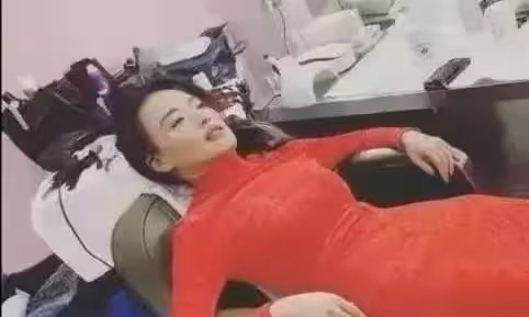 45歲舒淇再次開始減肥!一襲魚尾長裙勒出s曲線,豐腴上圍吸睛全身無贅肉