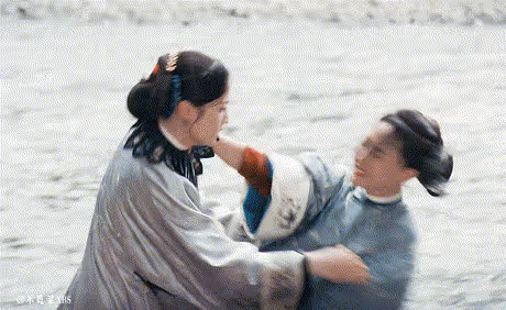 女明星演小三，臉都被打腫了
