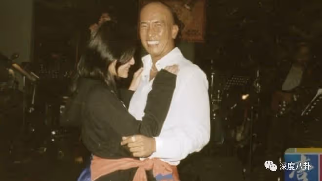 意外加離奇,這結婚真是絕了…