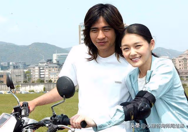 離婚僅4個月,大S宣布和韓國歌手再婚!原來兩人20年前被迫分手?