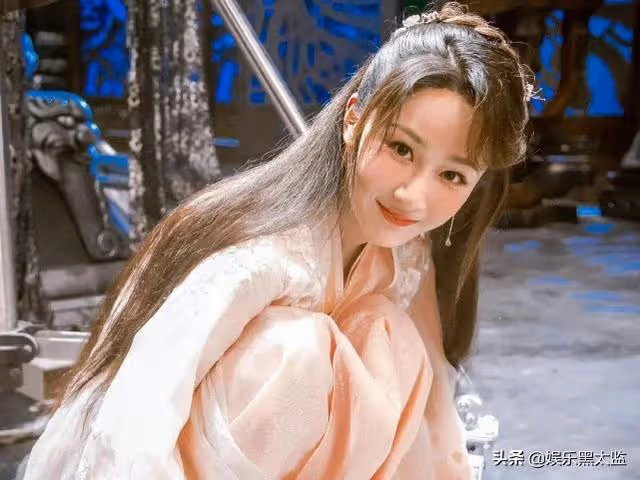 90後頂流小花，被稱為「人間滅火器」的楊紫為何離開前東家？