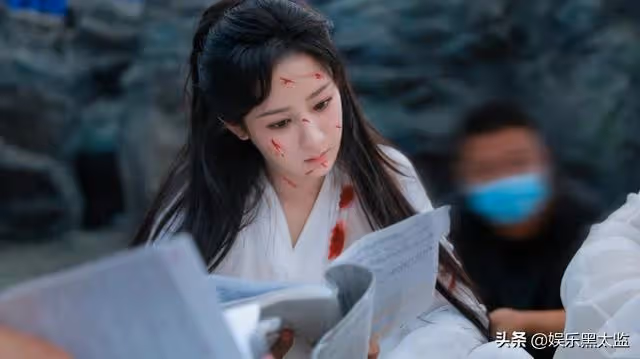 90後頂流小花，被稱為「人間滅火器」的楊紫為何離開前東家？