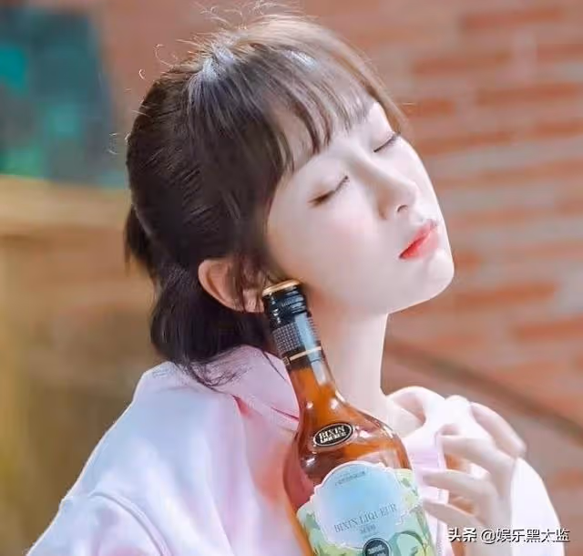 90後頂流小花，被稱為「人間滅火器」的楊紫為何離開前東家？