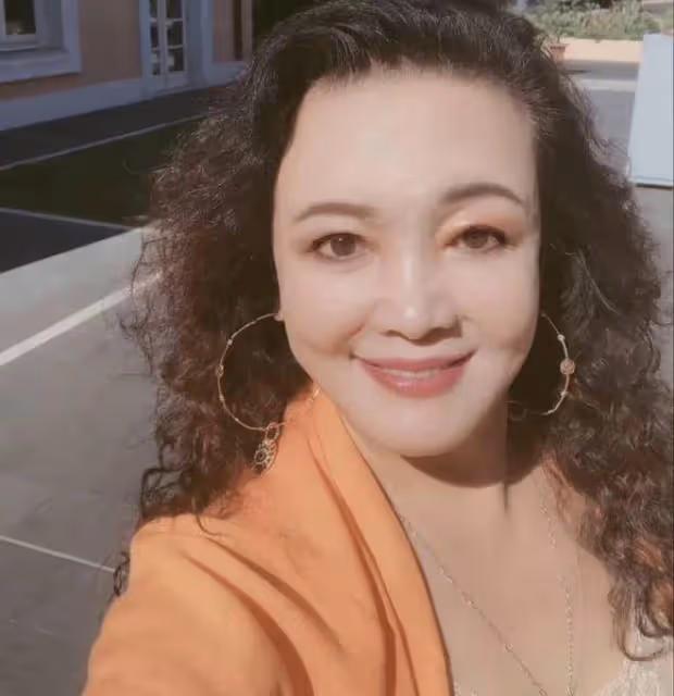 大S和韓星結婚後，汪小菲評論區淪陷，眾人直播間催張蘭要回孩子