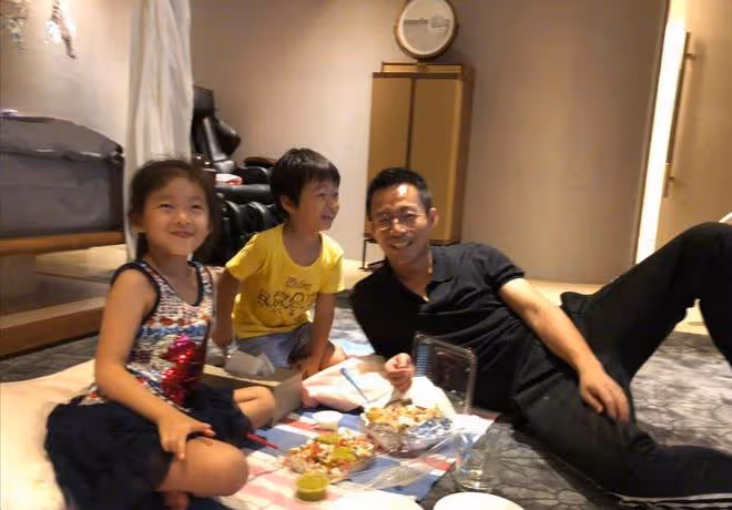 大S和韓星結婚後，汪小菲評論區淪陷，眾人直播間催張蘭要回孩子
