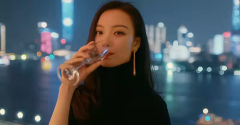 閨蜜流產被男友拋棄，我用老公手機安慰，收到回覆：後悔了也晚了