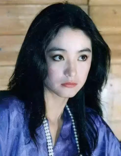 同胞不同命?妹妹是林青霞,她卻嫁外地靠退休金度日,姐妹二人36年才相認:平淡也很好