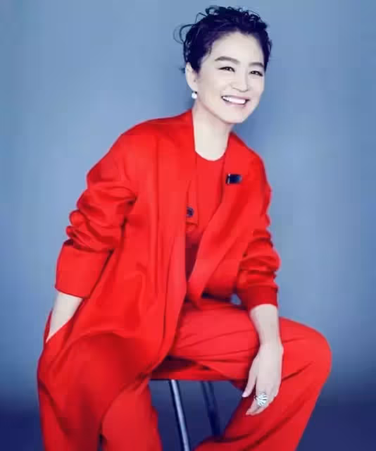 同胞不同命?妹妹是林青霞,她卻嫁外地靠退休金度日,姐妹二人36年才相認:平淡也很好