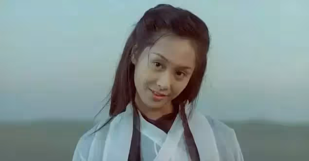 張柏芝18歲「學生照」火了!看清真實顏值後,略施粉黛嬰兒肥太搶鏡,網友:絕對的天生麗質
