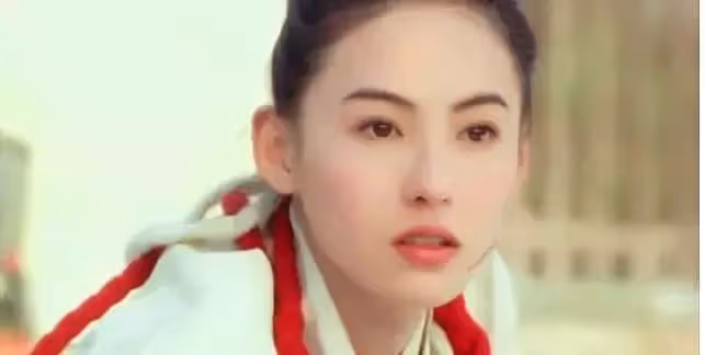 張柏芝18歲「學生照」火了!看清真實顏值後,略施粉黛嬰兒肥太搶鏡,網友:絕對的天生麗質